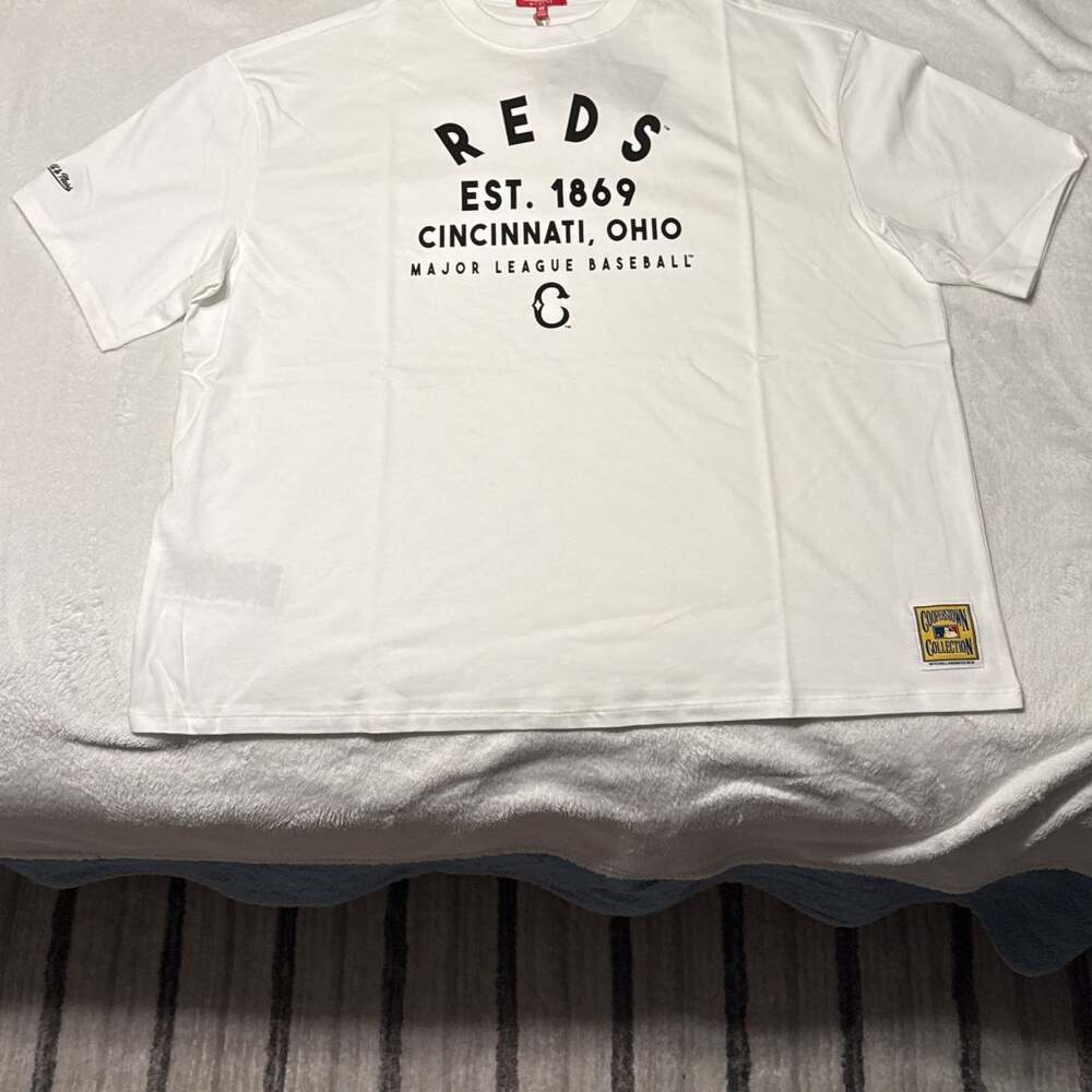 Mitchell & Ness MLB Cincinnati Reds women’s white t-shirt size 2XL